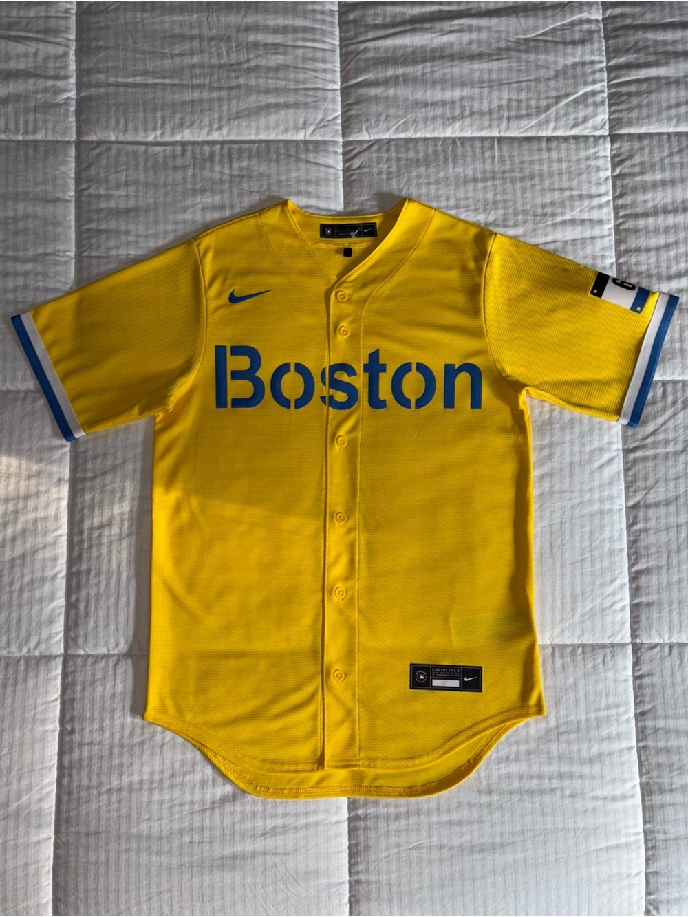 Men’s Nike Boston Red Sox City Connect MLB Jersey Gold Size SMALL